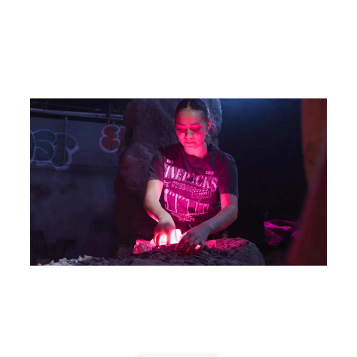 Aputure MC Pro RGBWW LED Light - Image 18