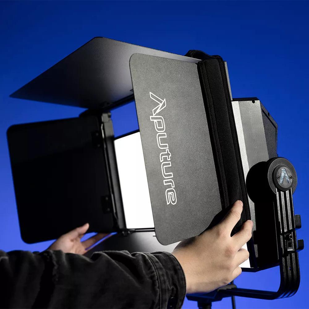 Aputure Nova P300c Barn Doors - Image 3