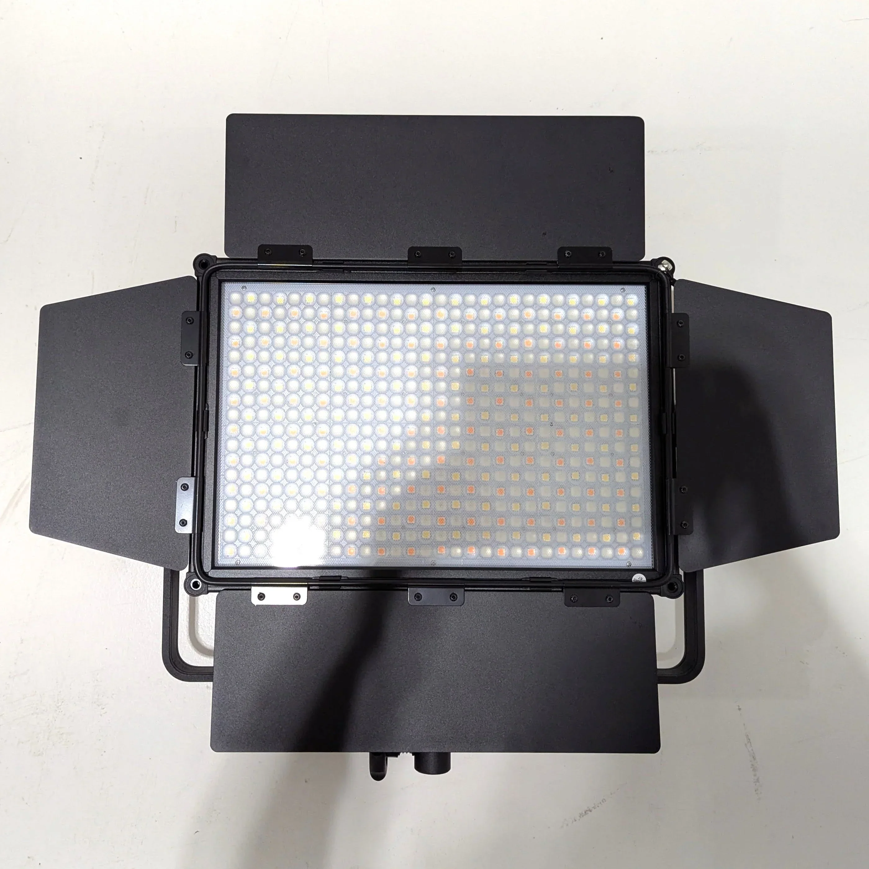 * DEMO * NanLite MixPanel 60 RGBWW LED Panel - Image 2