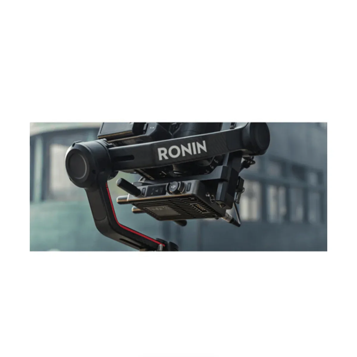 DJI RS 3 Pro Gimbal Stabilizer Combo - Image 12