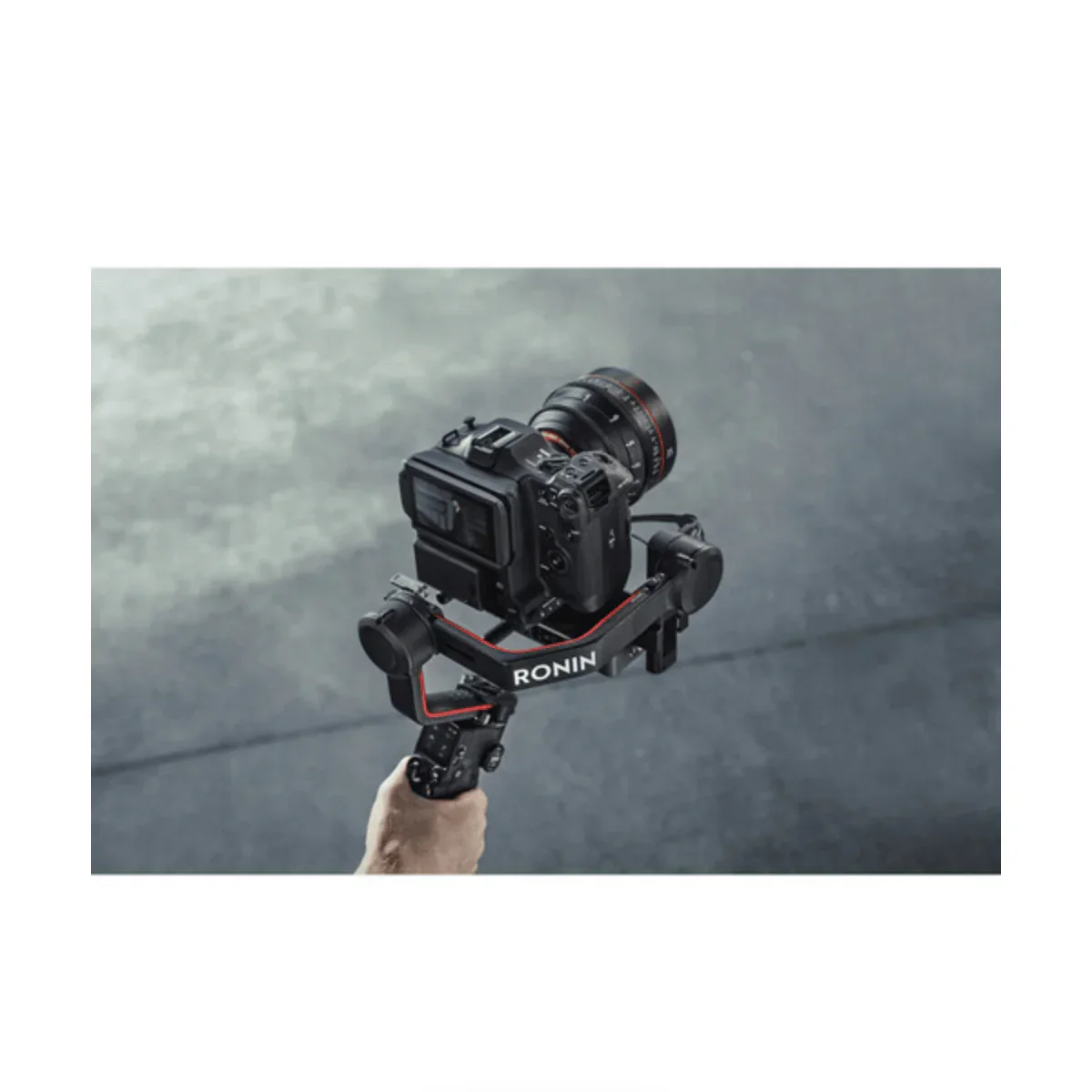 DJI RS 3 Pro Gimbal Stabilizer Combo - Image 14