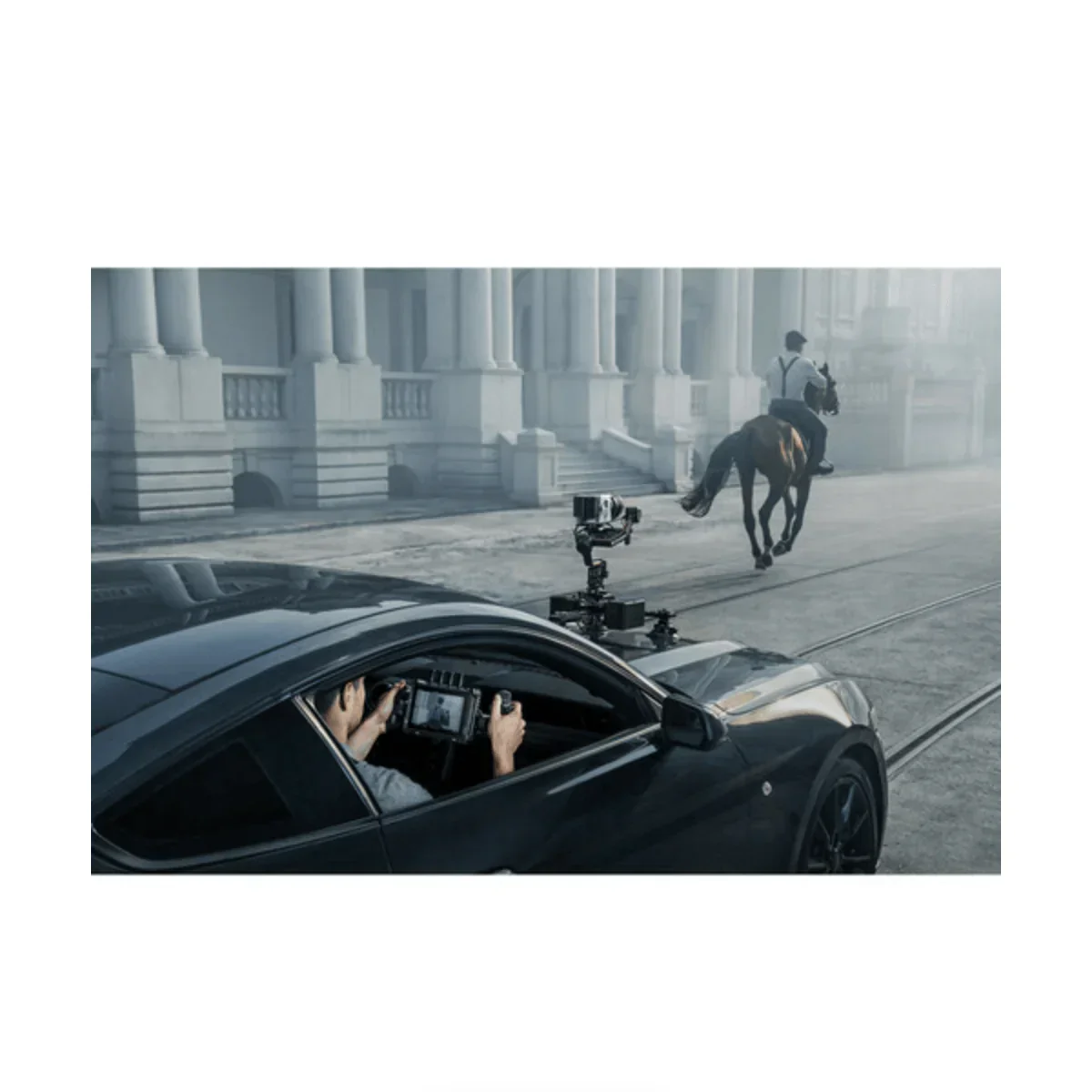 DJI RS 3 Pro Gimbal Stabilizer Combo - Image 15