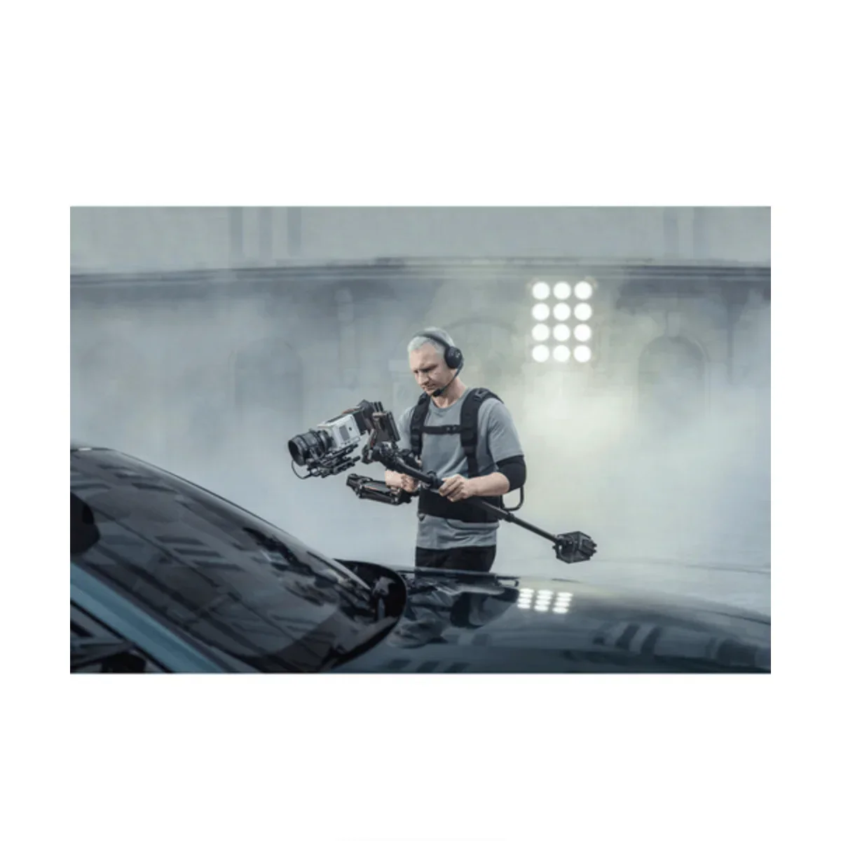 DJI RS 3 Pro Gimbal Stabilizer Combo - Image 19