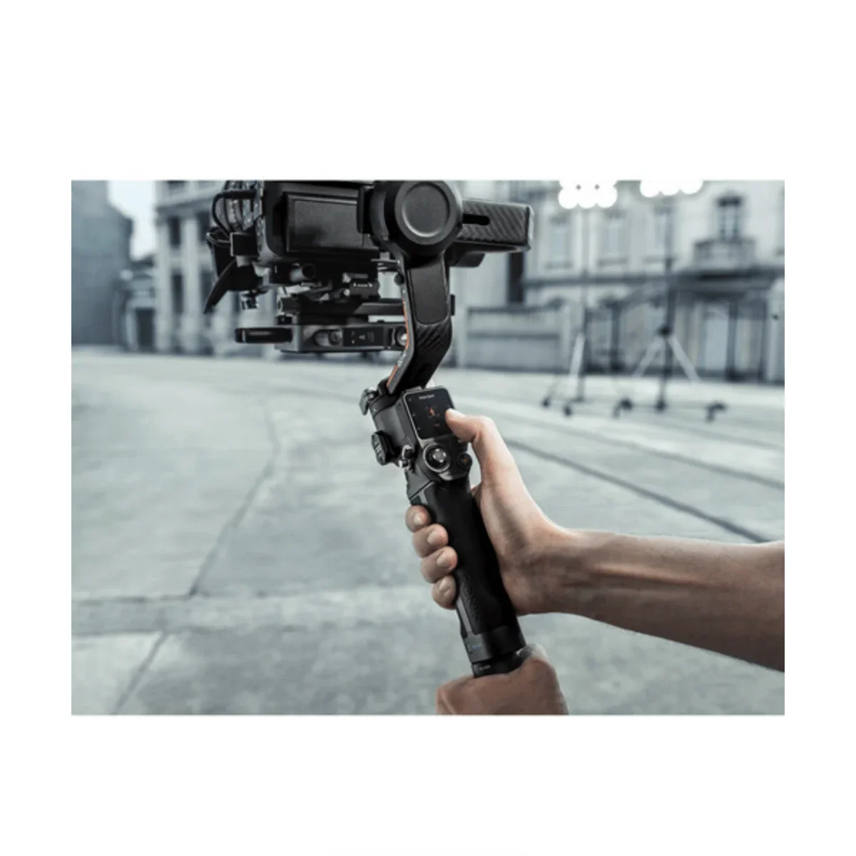 DJI RS 3 Pro Gimbal Stabilizer Combo - Image 24