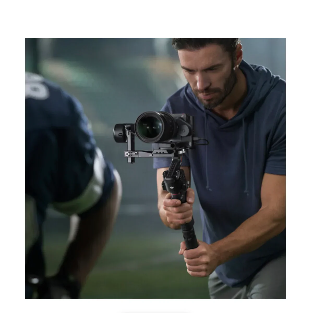 DJI RS 4 Gimbal Stabilizer Combo - Image 16