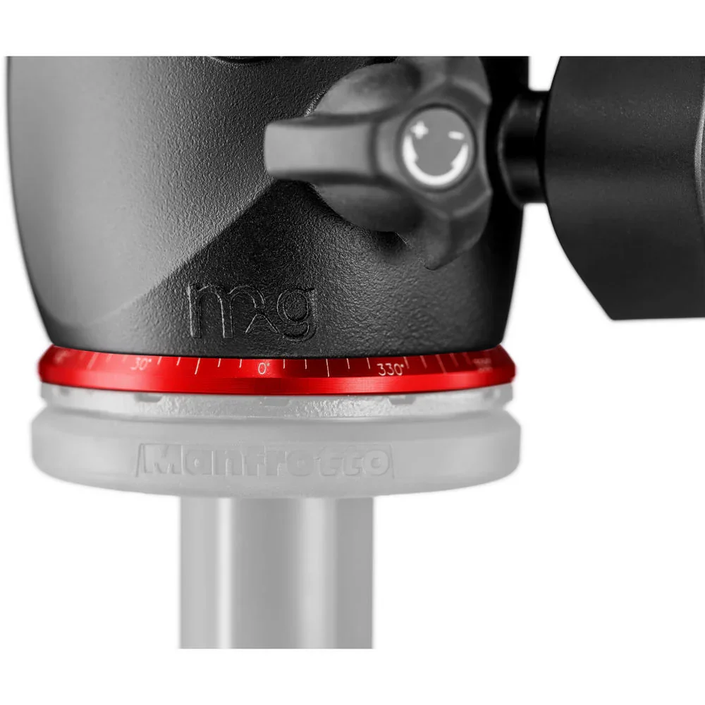 Manfrotto MK055XPRO3-BHQ2 Aluminium 3-Section Tripod with XPRO Ball Head Kit - Image 4