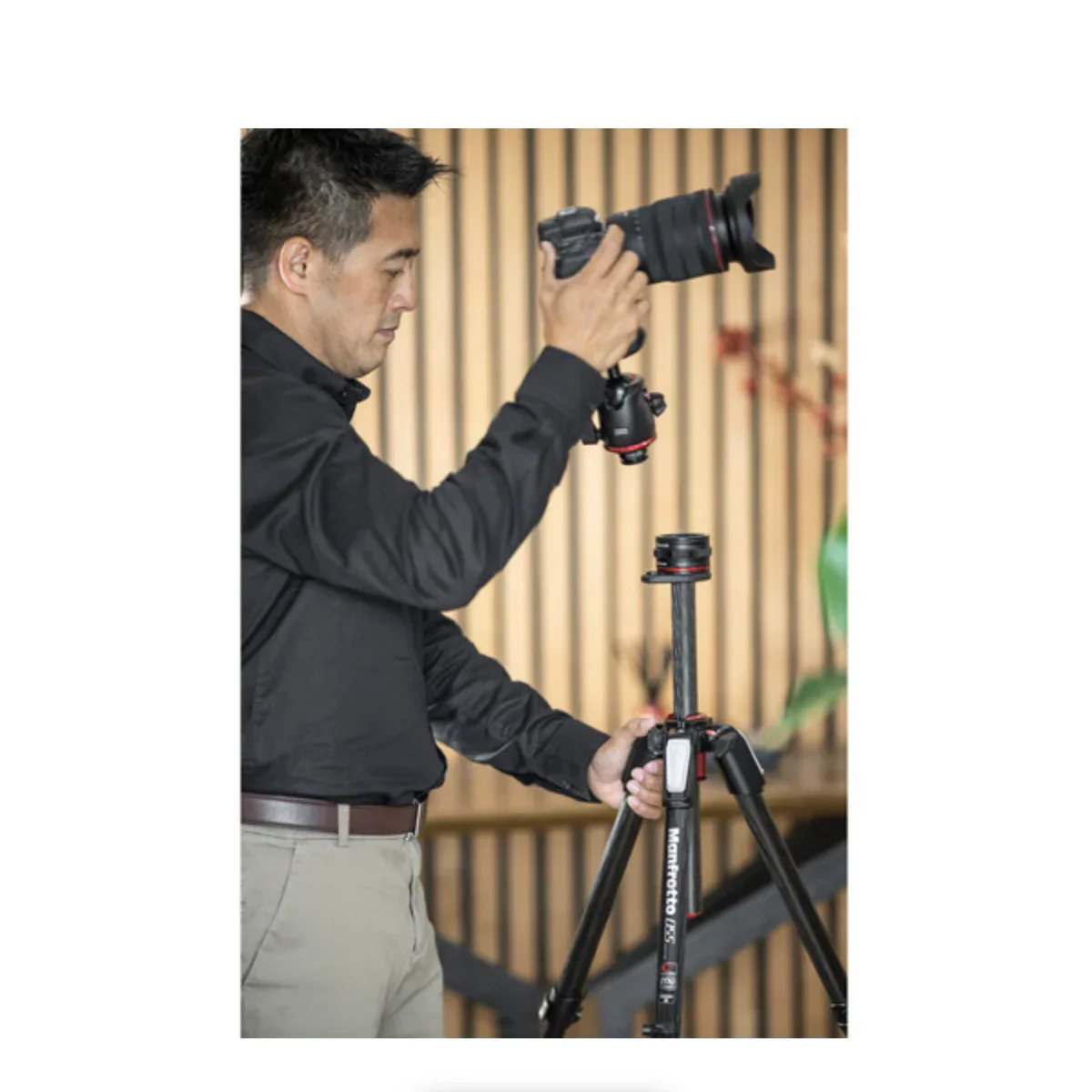 Manfrotto MT055CXPRO4 Carbon Fiber Tripod with MHXPRO-BHQ2 XPRO Ball Head & Move Quick Release Kit - Image 8