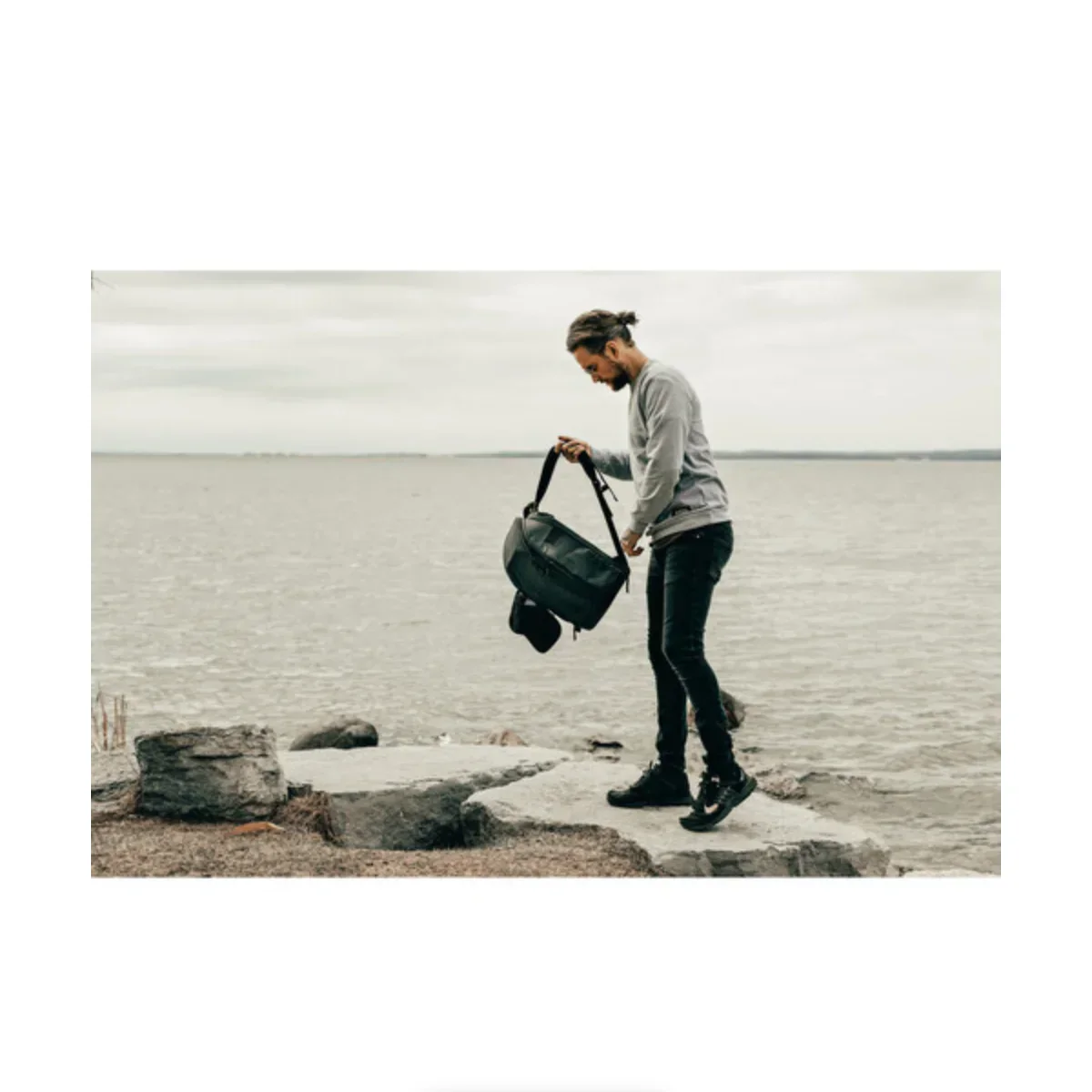 Nomatic McKinnon Camera Backpack with 2 Small Cubes (25L) - Image 9