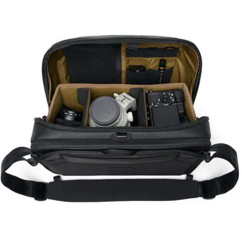 Nomatic McKinnon Camera Messenger Bag (13L) - Image 10