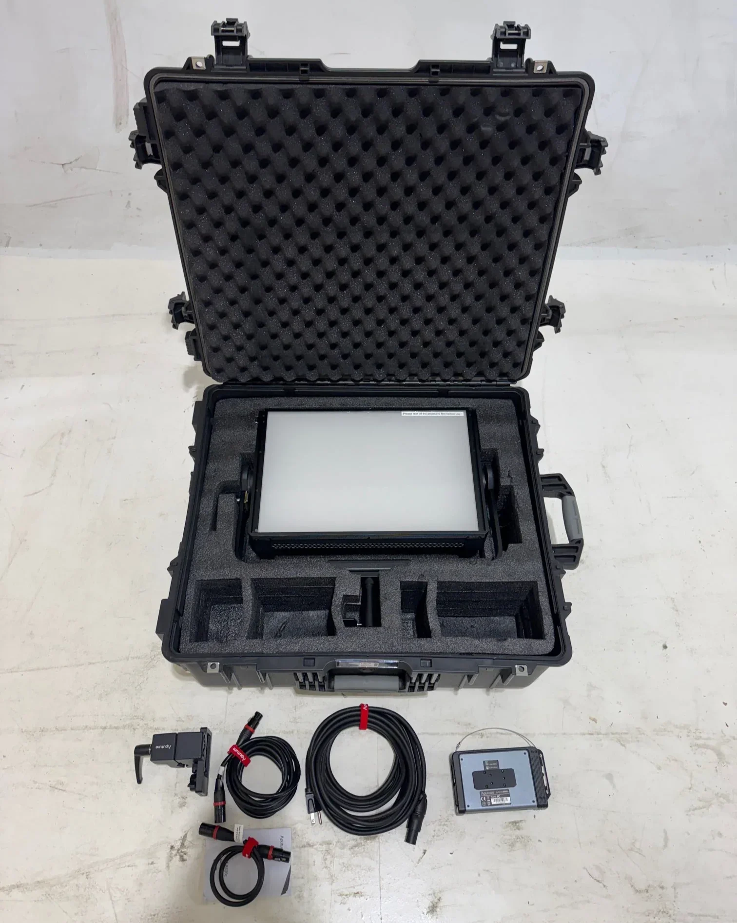 * OPEN BOX EXCELLENT * Aputure Nova P300c RGBWW LED Panel with Rolling Case Kit