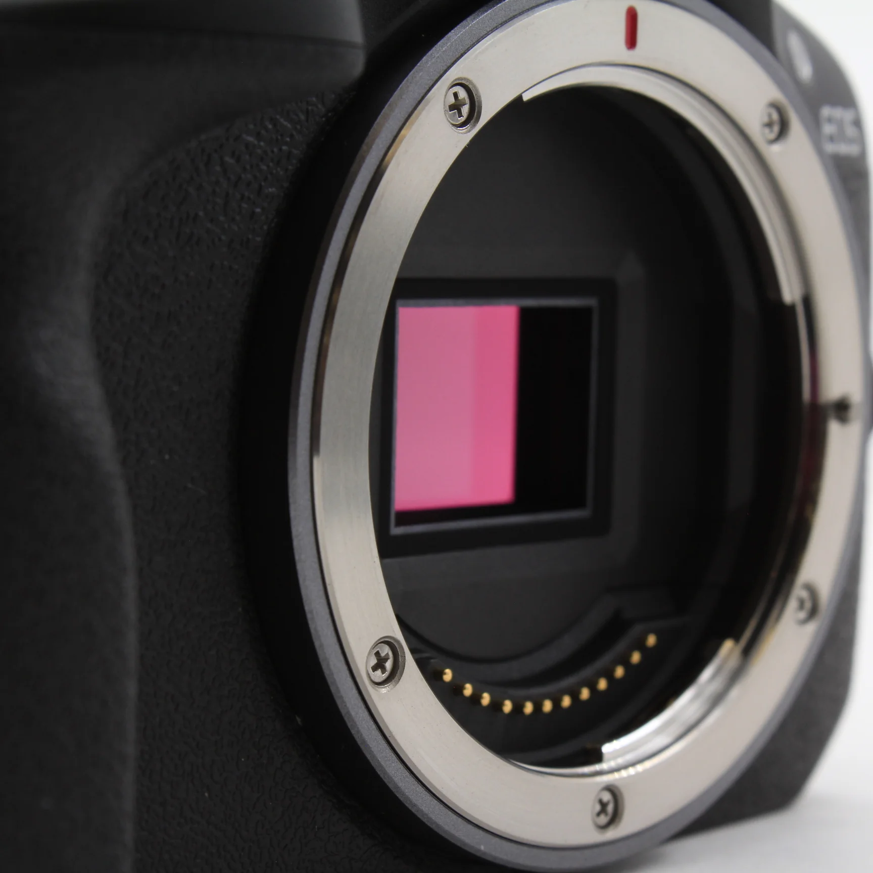 * OPEN BOX EXCELLENT * Canon EOS R100 Mirrorless Camera with RF-S 18-45mm f/4.5-6.3 IS STM Lens - Image 3