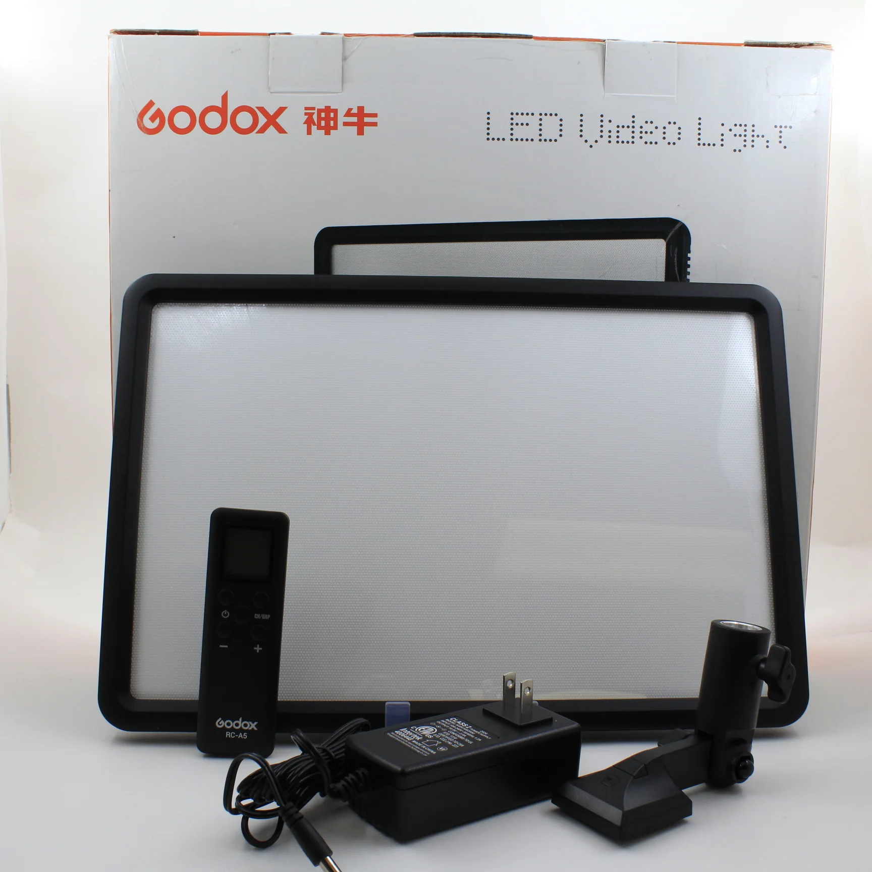 * OPEN BOX EXCELLENT * Godox LEDP260C Bi-Color LED Light Panel