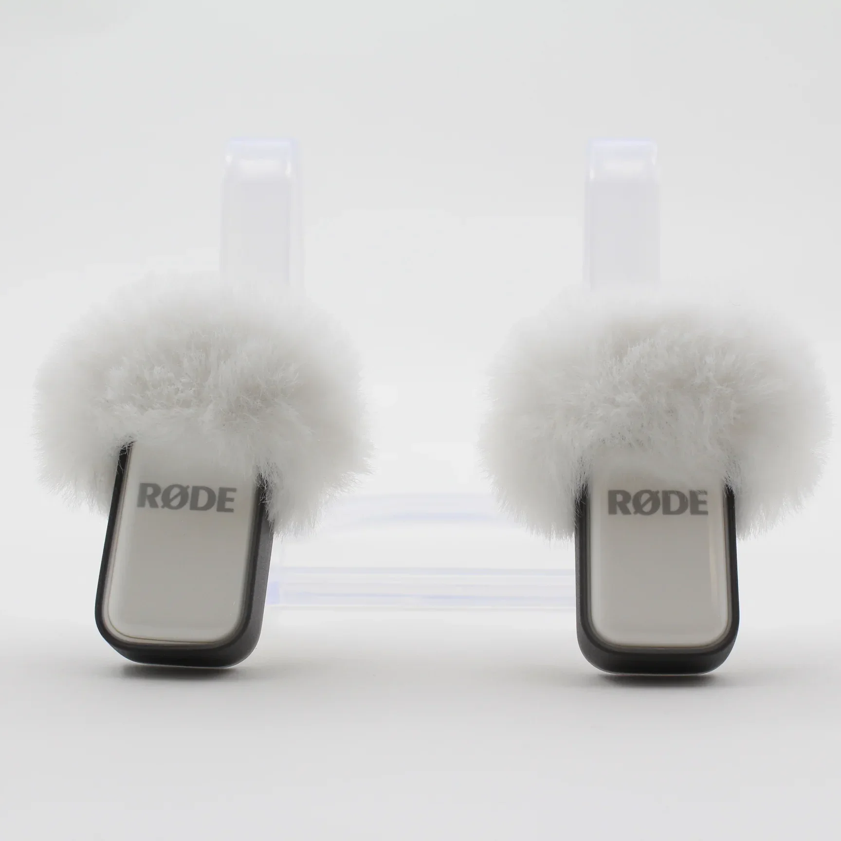 * OPEN BOX EXCELLENT * RODE Wireless Micro 2-Person Ultracompact Wireless Microphone System with USB-C Connector (2.4 GHz, White) - Image 5