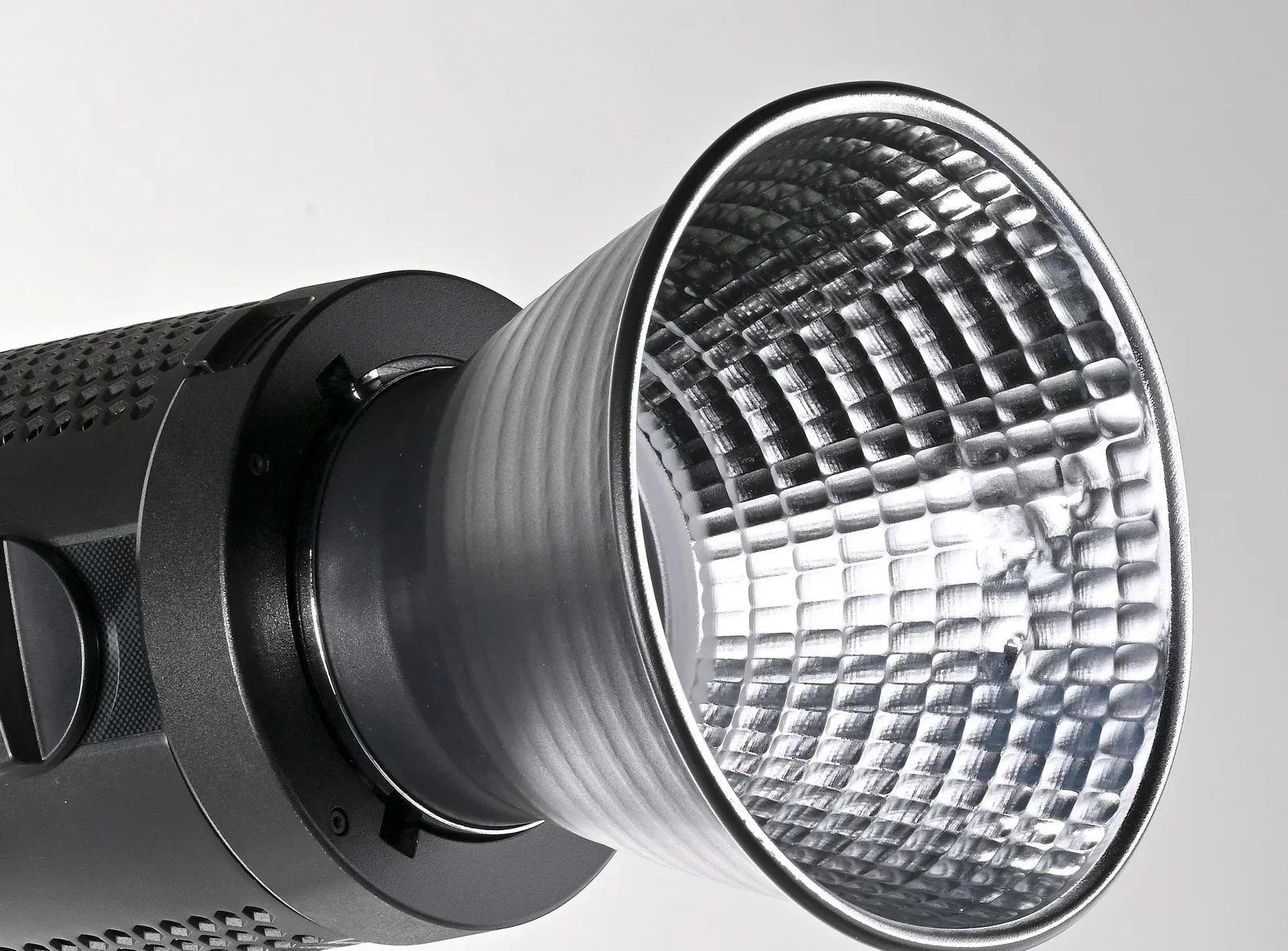 * OPEN BOX GOOD * Godox SZ150R RGB Bi-Color LED Video Light - Image 5