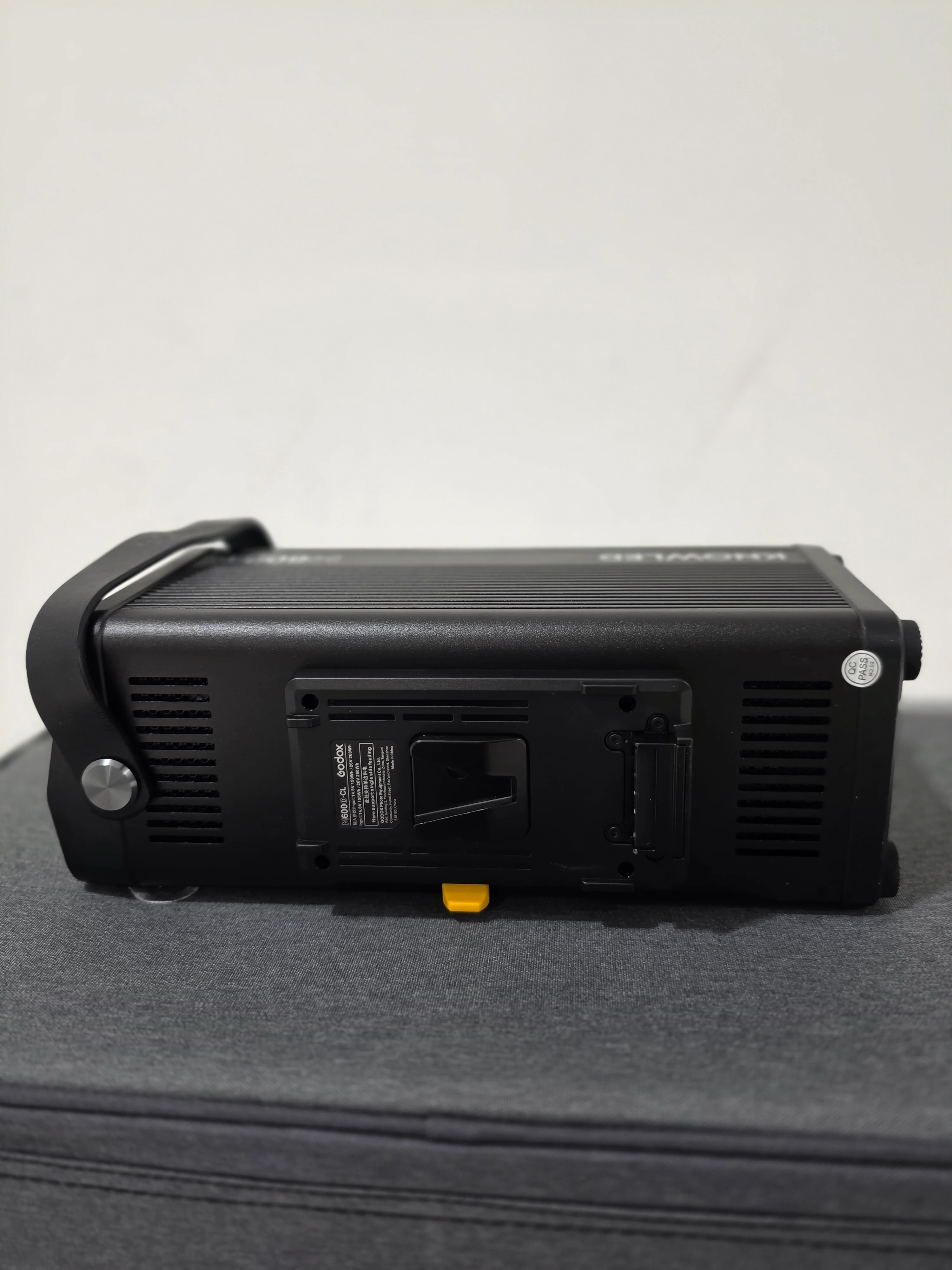 * OPEN BOX GOOD * Godox Knowled M600D Daylight LED Light - Image 4