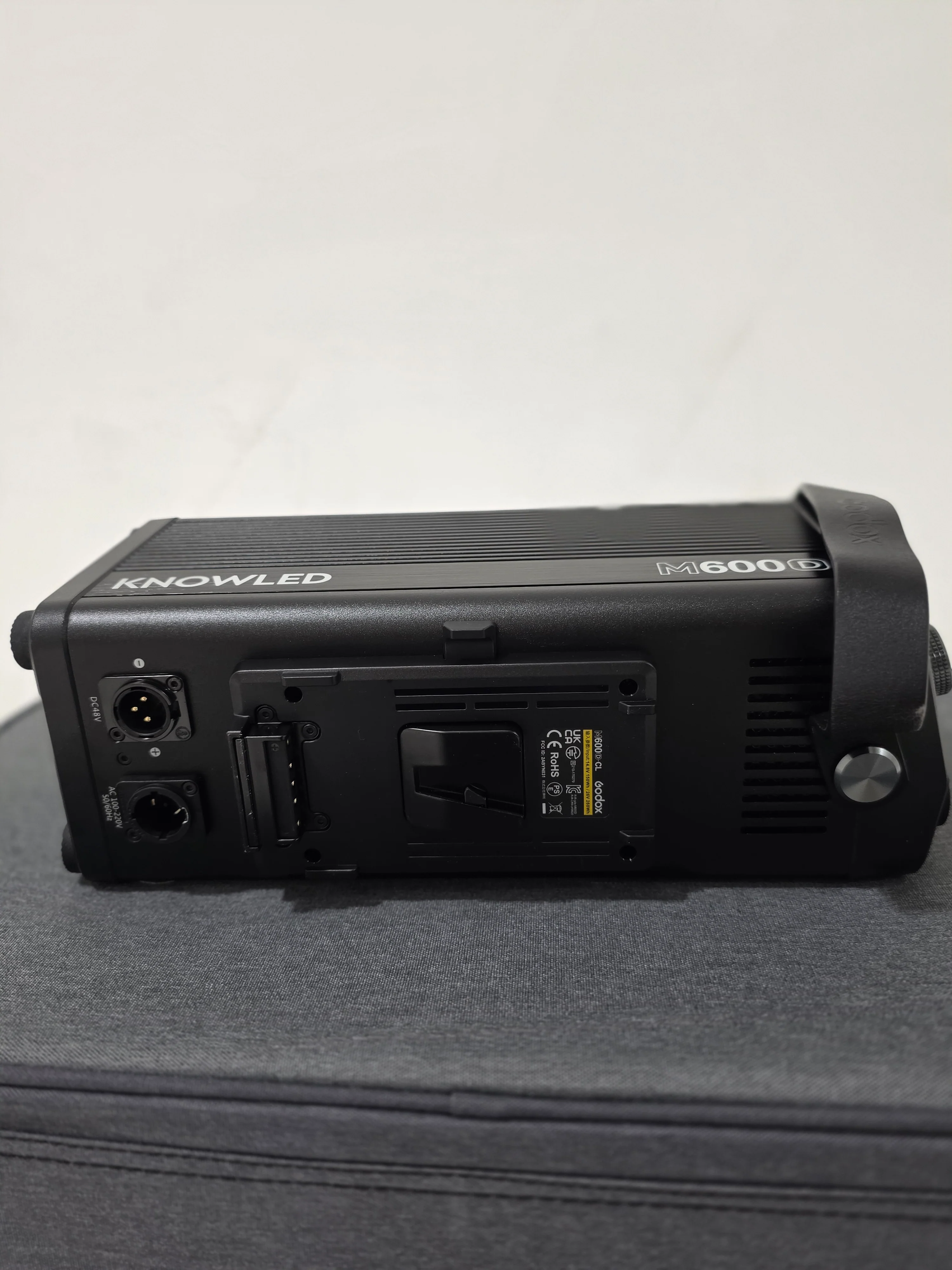* OPEN BOX GOOD * Godox Knowled M600D Daylight LED Light - Image 6