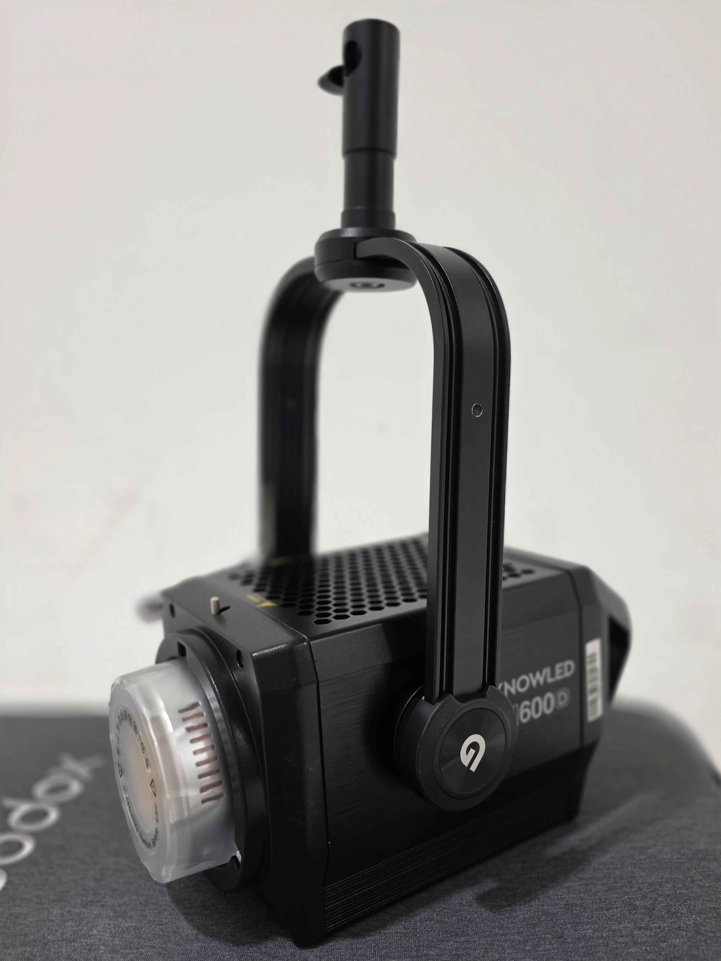 * OPEN BOX GOOD * Godox Knowled M600D Daylight LED Light - Image 8