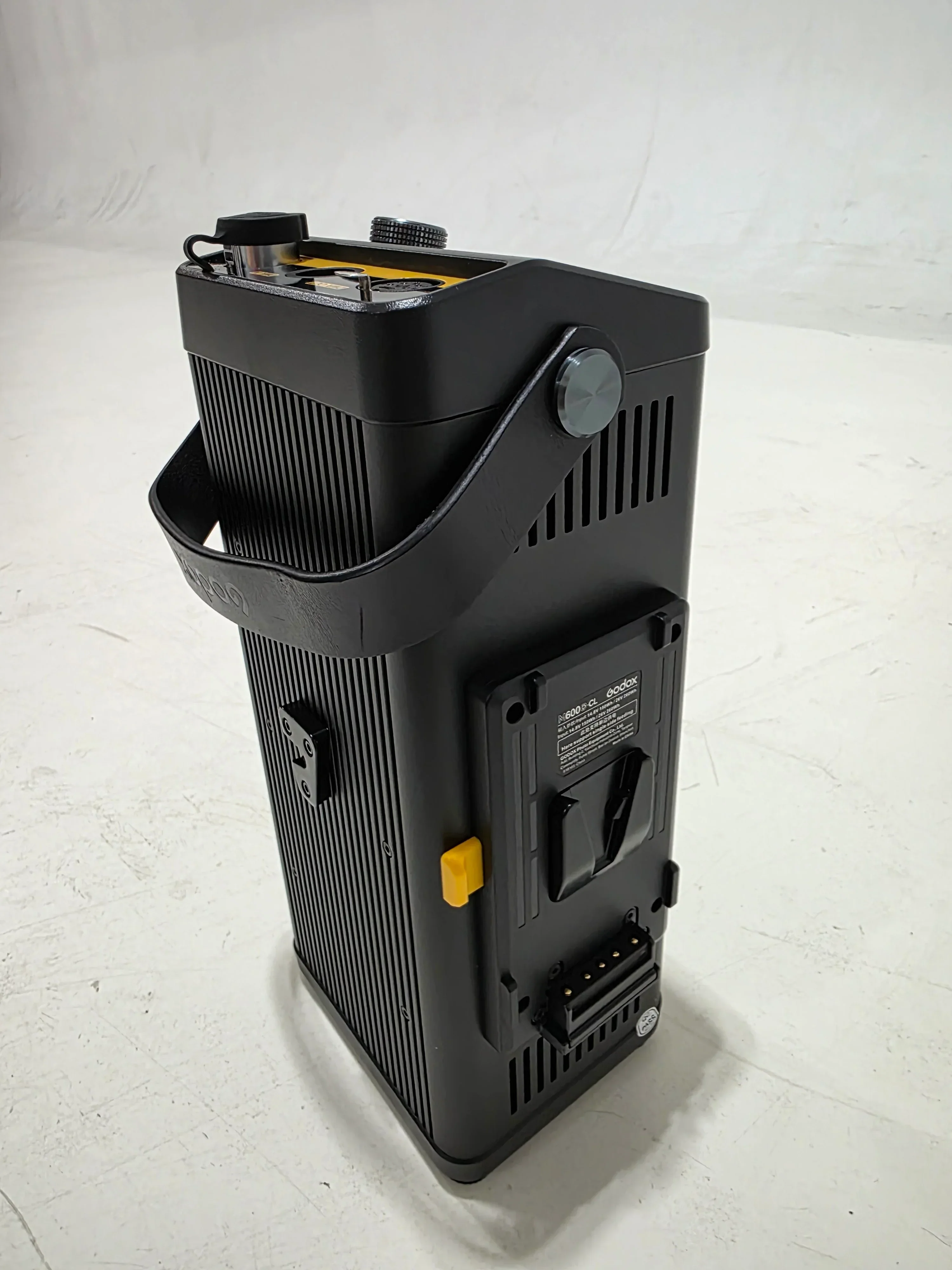 * OPEN BOX GOOD * Godox Knowled M600D Daylight LED Light - Image 9