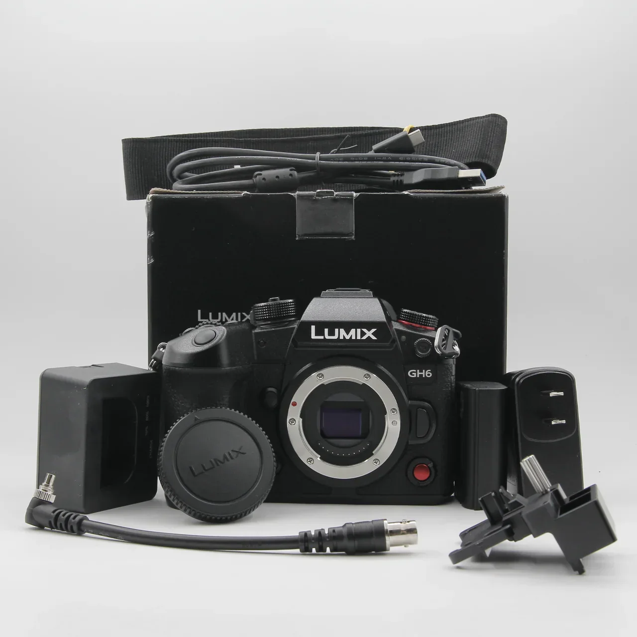 * OPEN BOX GOOD * Panasonic Lumix GH6 Mirrorless Camera (Body Only)