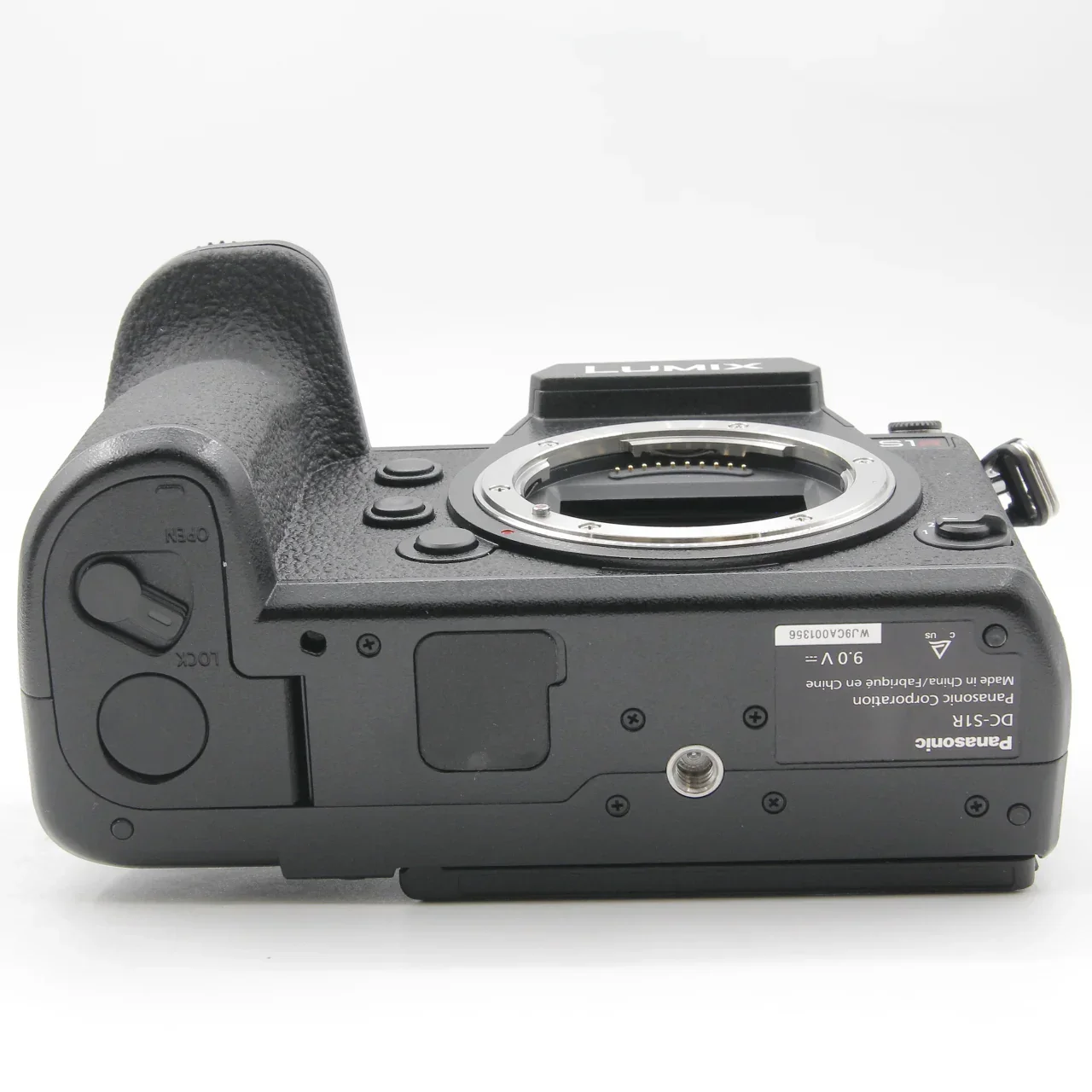 * OPEN BOX EXCELLENT * Panasonic Lumix S1R Digital Mirrorless Camera with 24-105mm f/4 S-Series Lens - Image 6