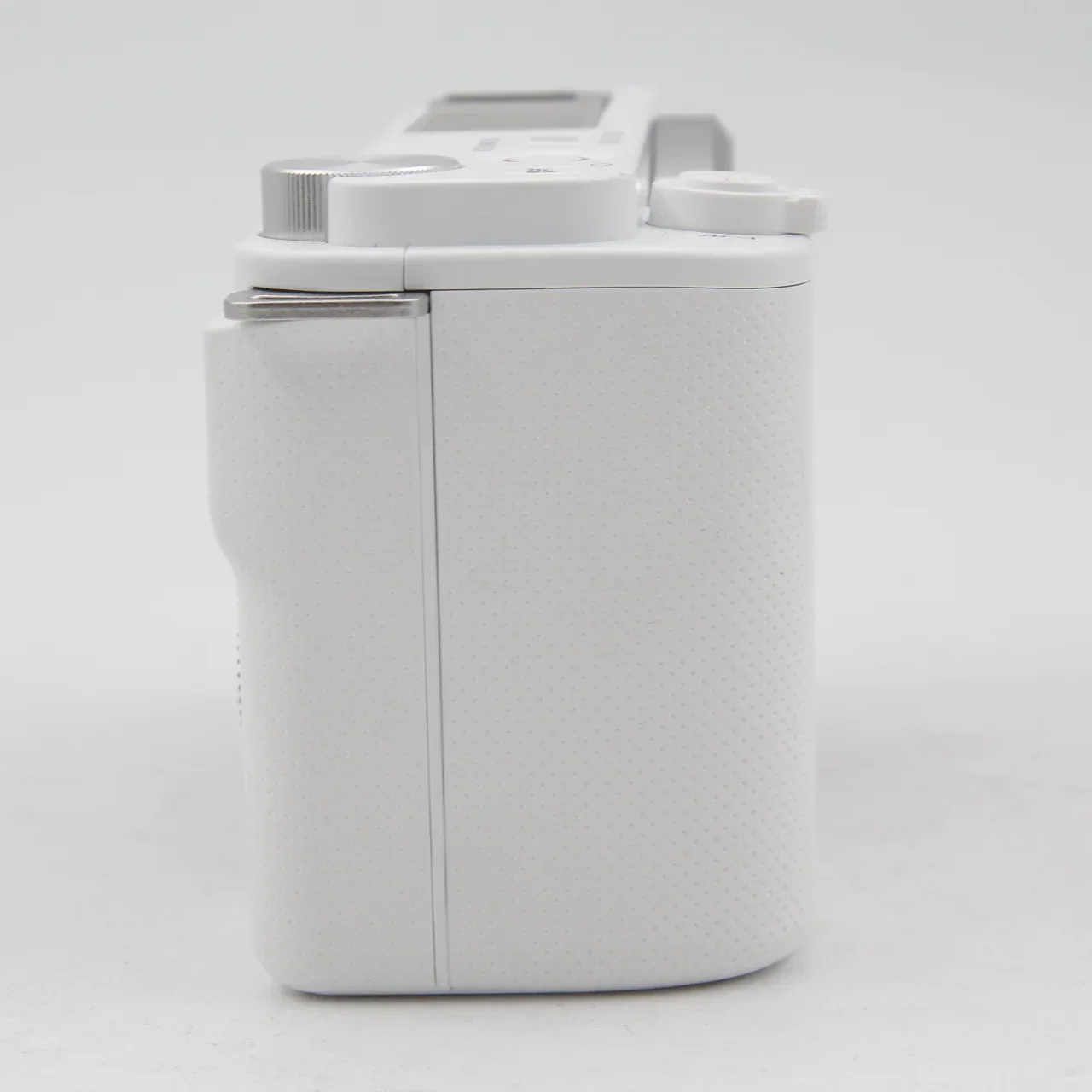 * OPEN BOX EXCELLENT * Sony ZV-E10 Mirrorless Camera (Body Only, White) - Image 3