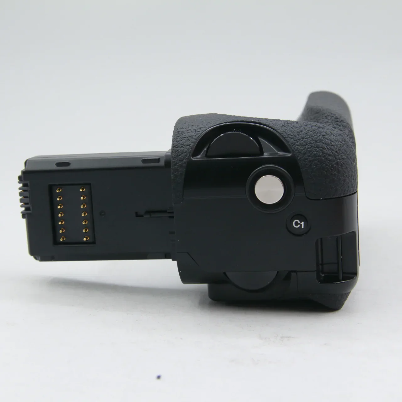 * OPEN BOX GOOD * Sony Vertical Battery Grip for Alpha a7 or a7R Digital Camera (Black) - Image 6
