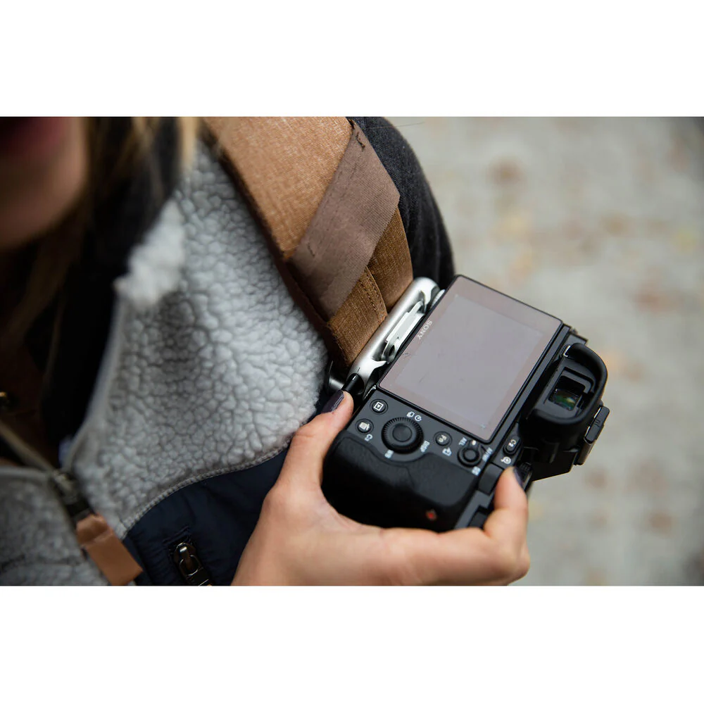 Peak Design Capture Camera Clip v3 (Silver) - Image 12