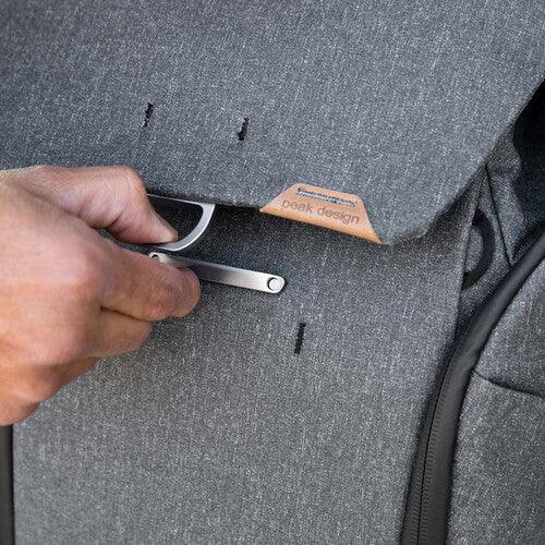 Peak Design Everyday Backpack v2 (20L, Charcoal) - Image 10