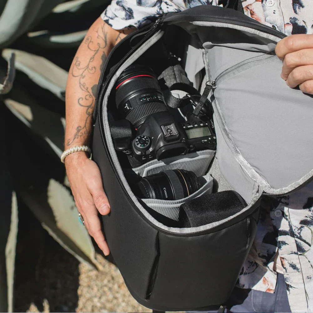 Peak Design Everyday Backpack v2 (20L, Charcoal) - Image 14