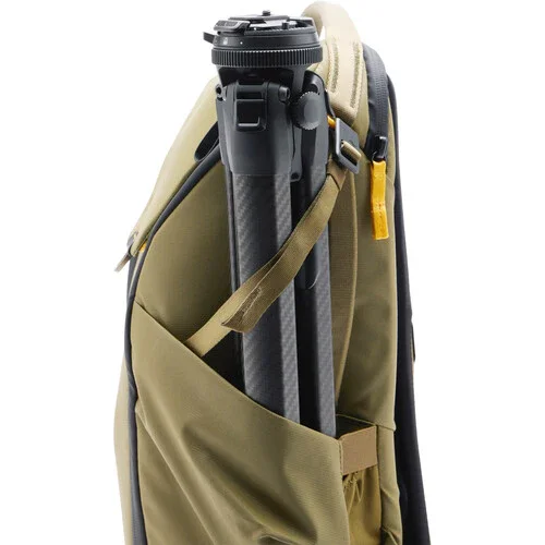 Peak Design Everyday Backpack v3 (20L, Kelp) - Image 4