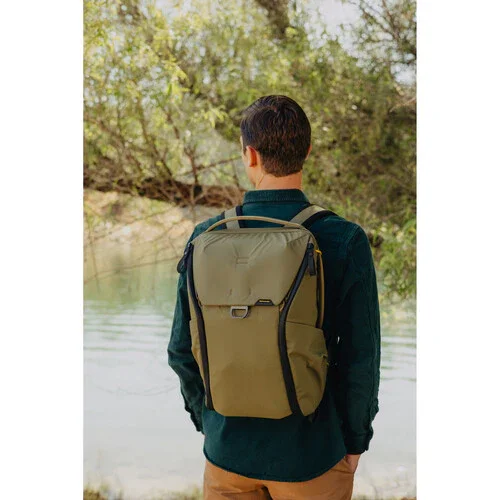 Peak Design Everyday Backpack v3 (20L, Kelp) - Image 7