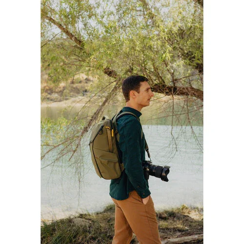 Peak Design Everyday Backpack v3 (20L, Kelp) - Image 9