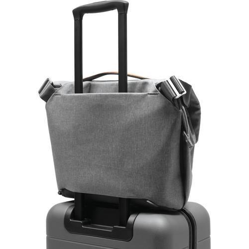 Peak Design Everyday Messenger v2 (13L, Ash) - Image 7