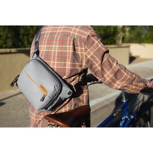 Peak Design Everyday Sling v2 (3L, Ash) - Image 4