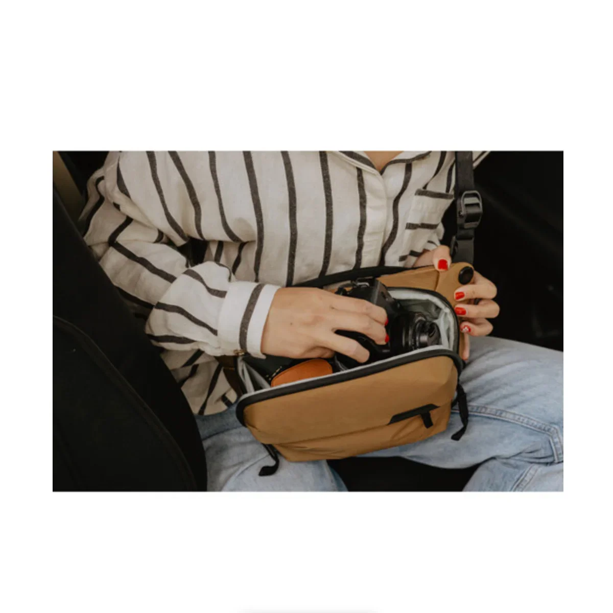 Peak Design Everyday Sling v2 (3L, Coyote) - Image 10