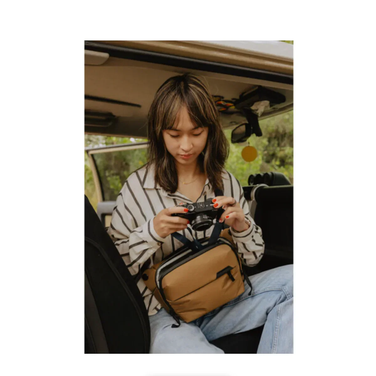 Peak Design Everyday Sling v2 (3L, Coyote) - Image 11