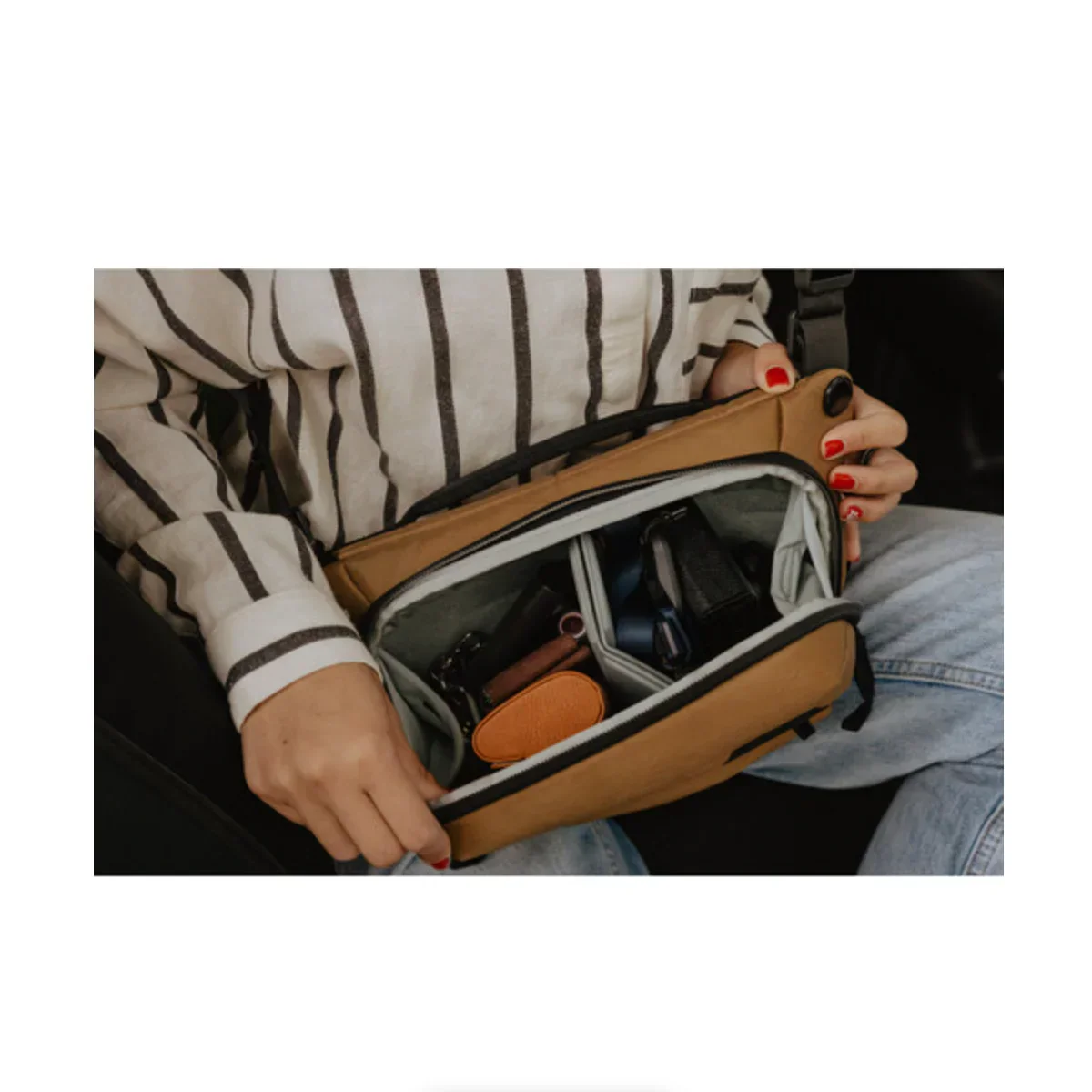 Peak Design Everyday Sling v2 (3L, Coyote) - Image 9