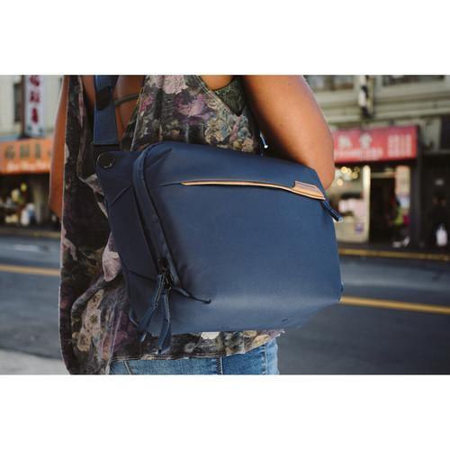 Peak Design Everyday Sling v2 (6L, Midnight) - Image 6