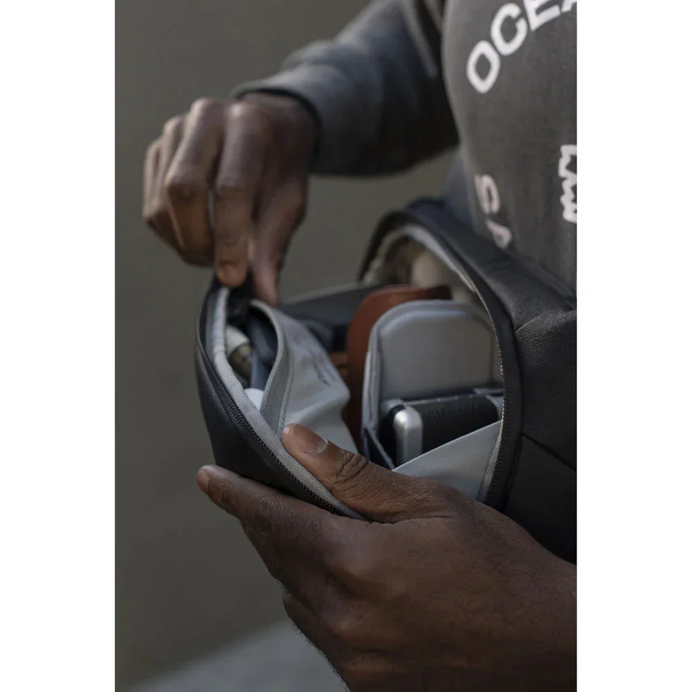 Peak Design Everyday Sling v2 (Black, 3L) - Image 15
