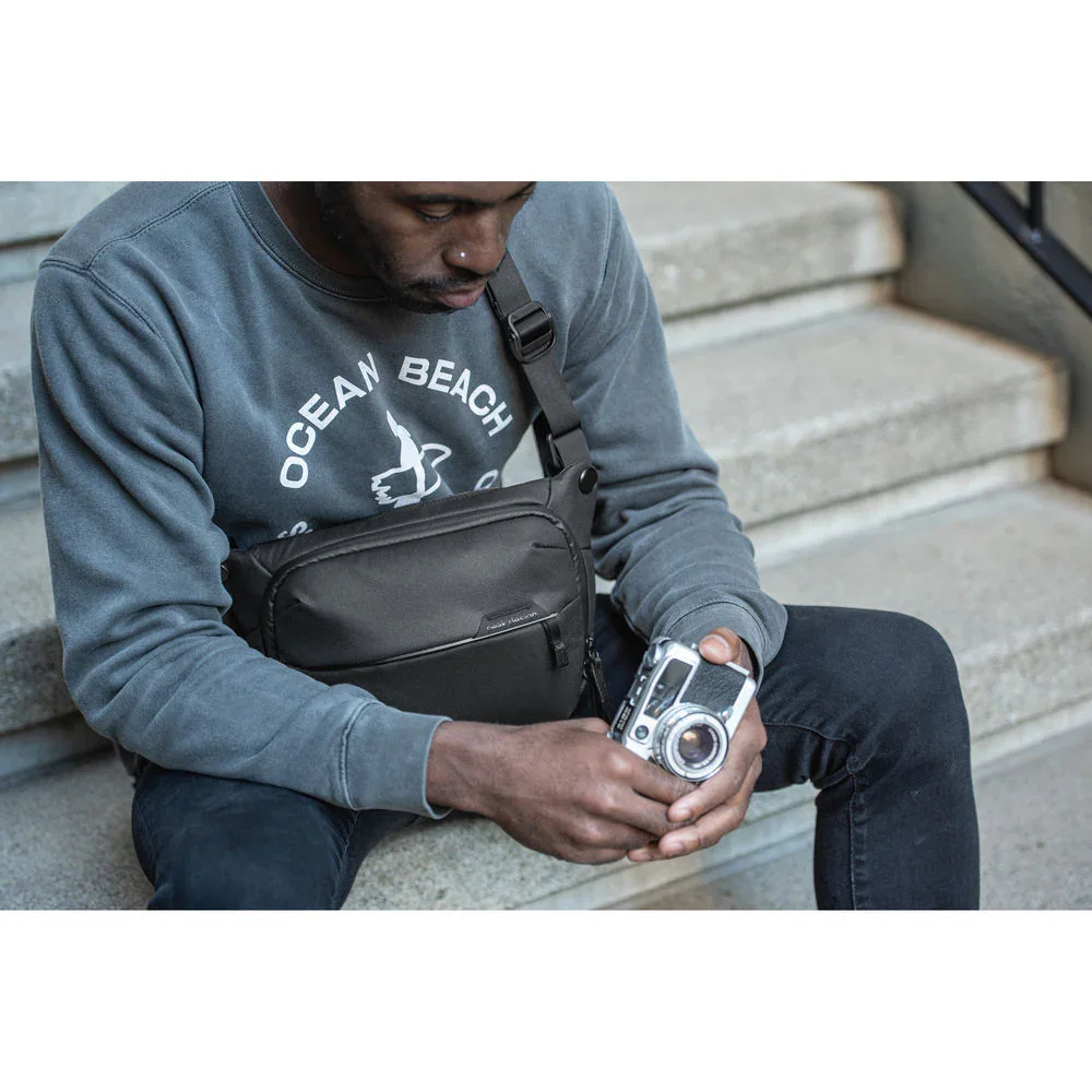 Peak Design Everyday Sling v2 (Black, 3L) - Image 16