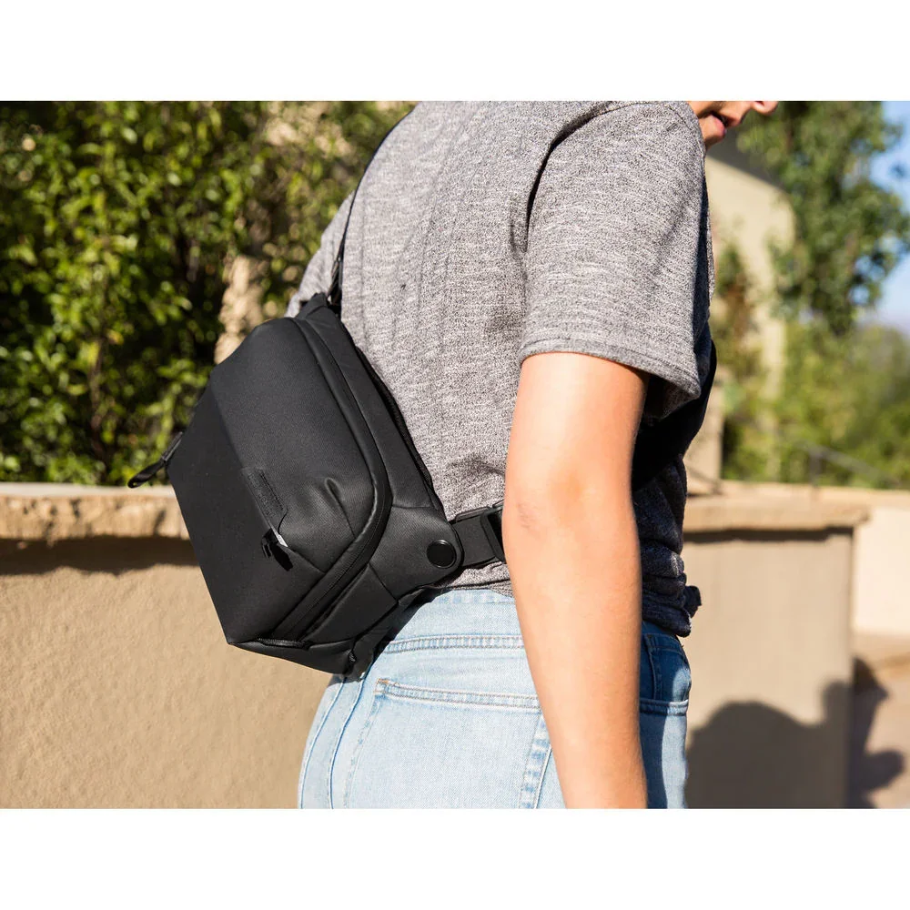 Peak Design Everyday Sling v2 (Black, 3L) - Image 18