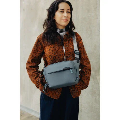 Peak Design Everyday Sling v3 (Ocean, 3L) - Image 6
