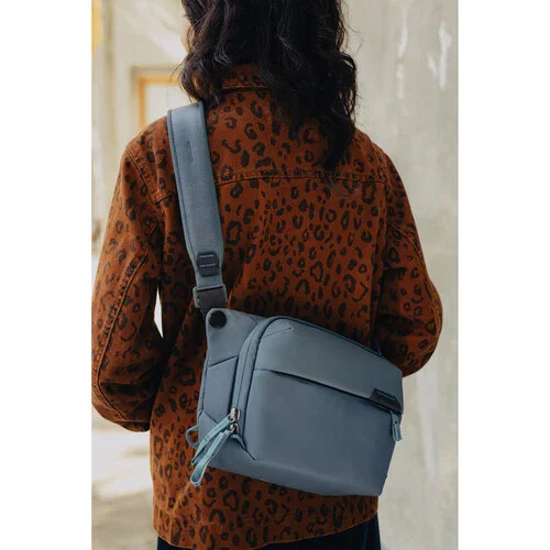 Peak Design Everyday Sling v3 (Ocean, 3L) - Image 8