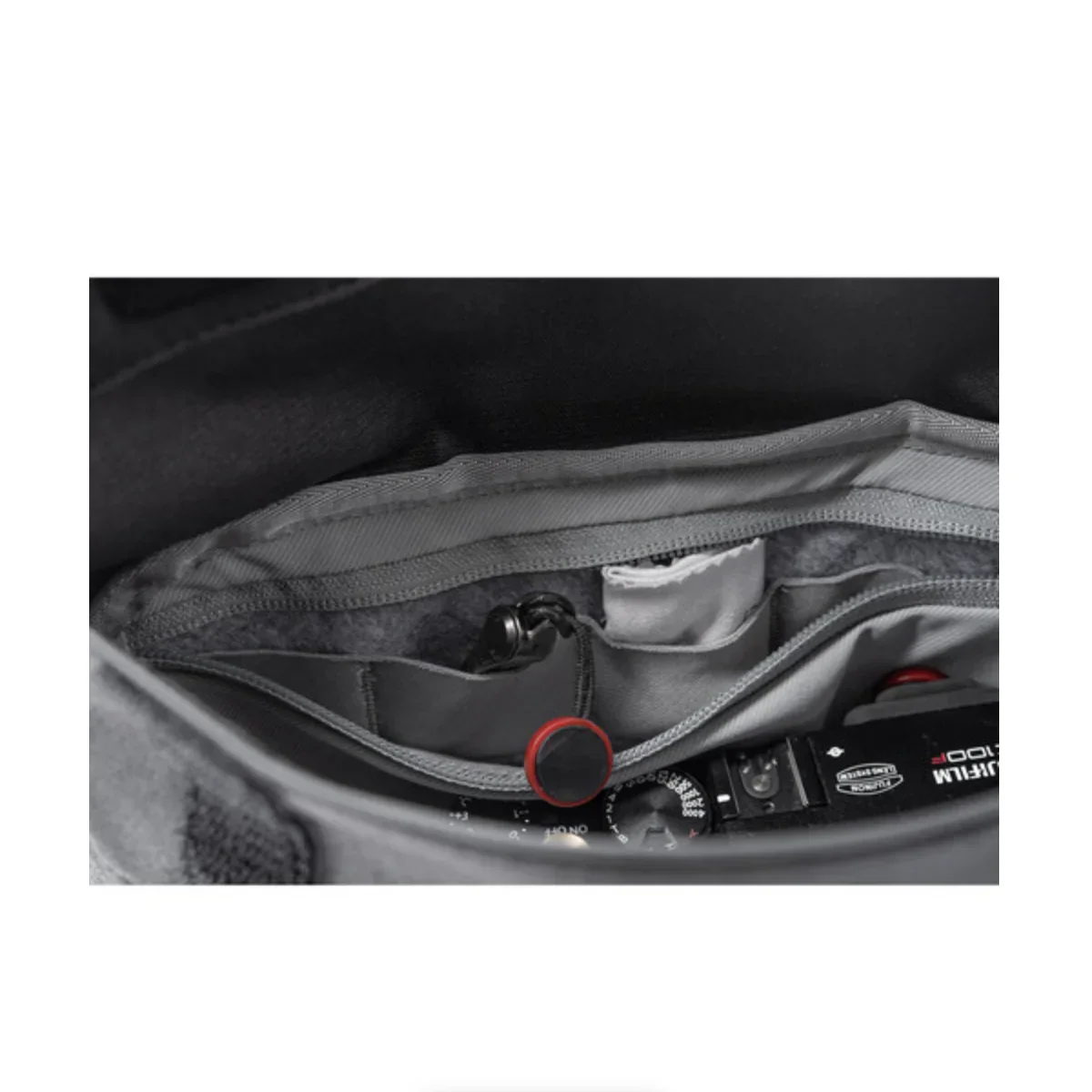 Peak Design Field Pouch v2 (Black) - Image 6