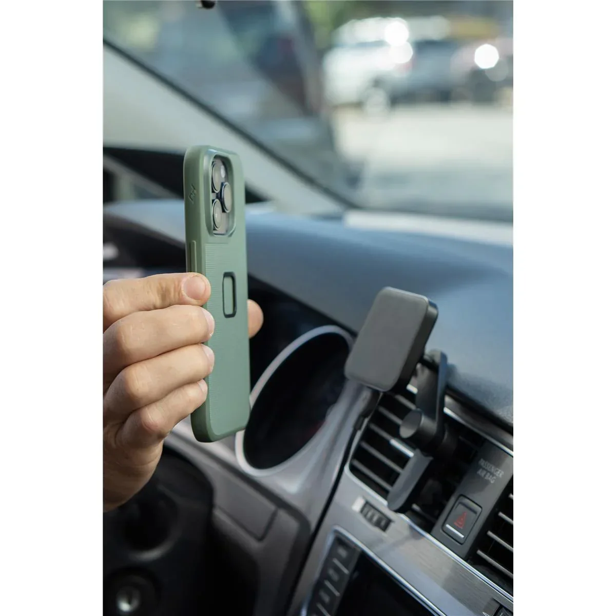 Peak Design Mobile Car Mount Vent Charging - Black - Image 5