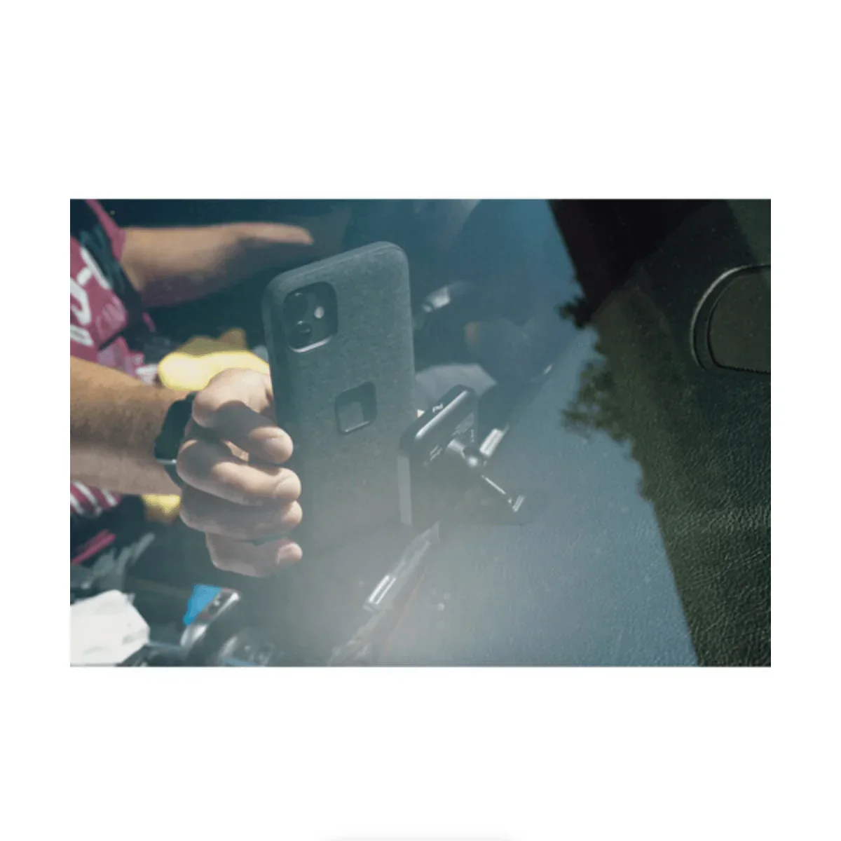 Peak Design Mobile Magnetic Charging Car Mount - Image 11