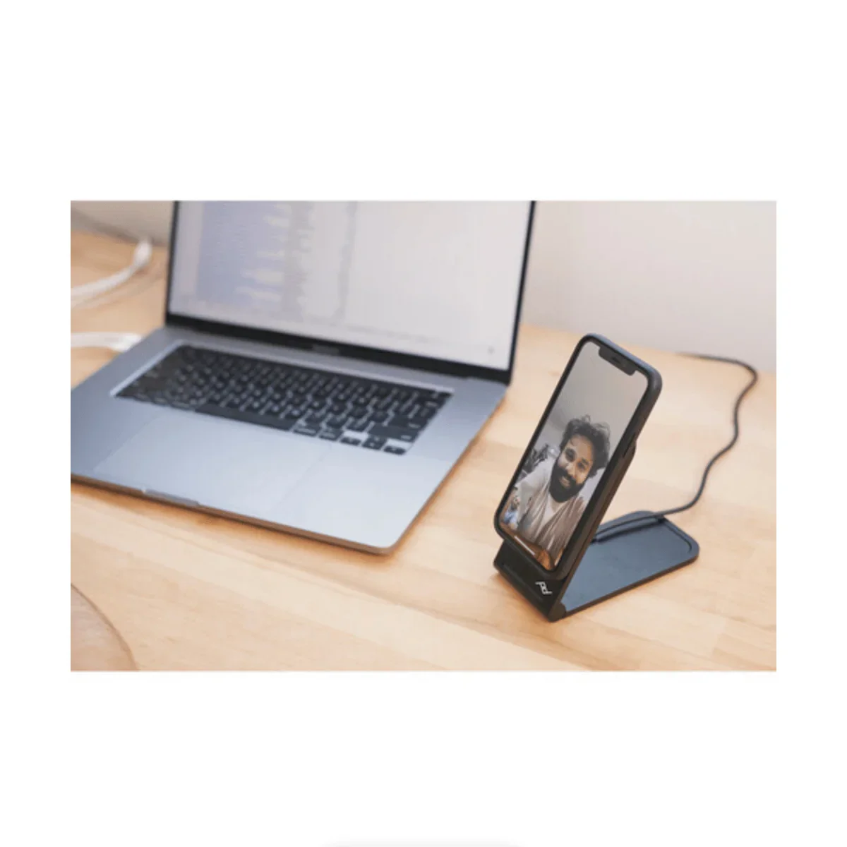 Peak Design Mobile Magnetic Wireless Smartphone Charging Stand - Image 9