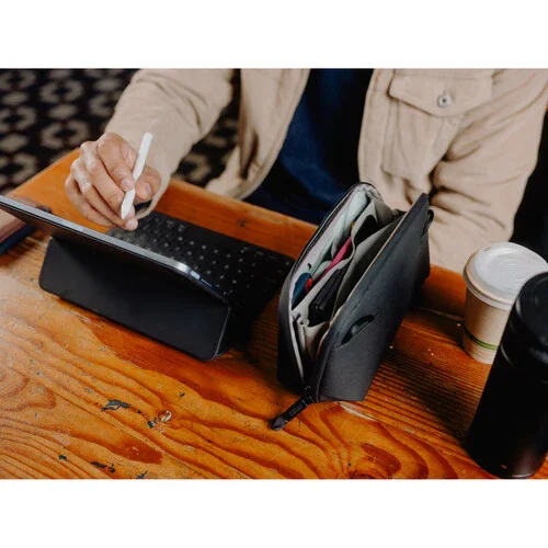 Peak Design Tech Small Pouch (Charcoal) - Image 13