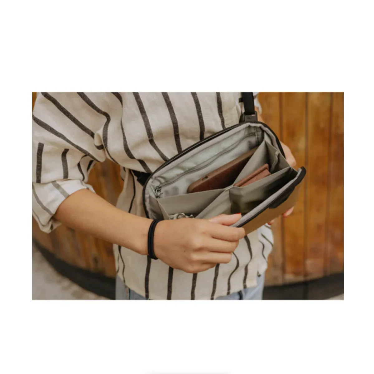 Peak Design Tech Small Pouch (Coyote) - Image 9