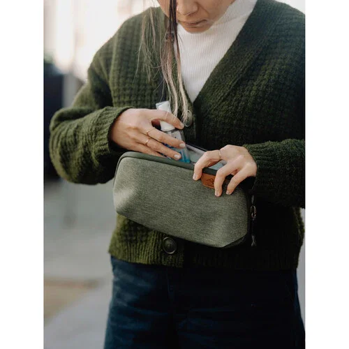 Peak Design Tech Small Pouch (Sage) - Image 13